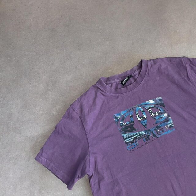 Men's Vintage Y2K Animal Spell Out Tshirt - M