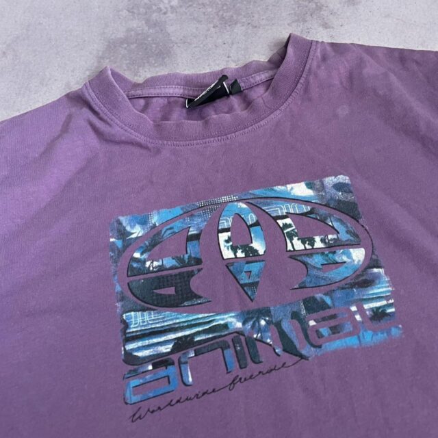 Men's Vintage Y2K Animal Spell Out Tshirt - M