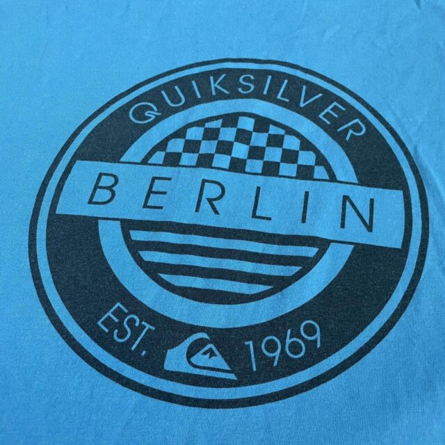 Men's Y2K Quiksilver Berlin Graphic Print Tshirt - M