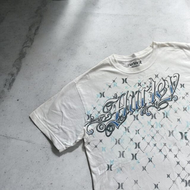 Vintage Y2K Hurley Graphic Print Tshirt - L