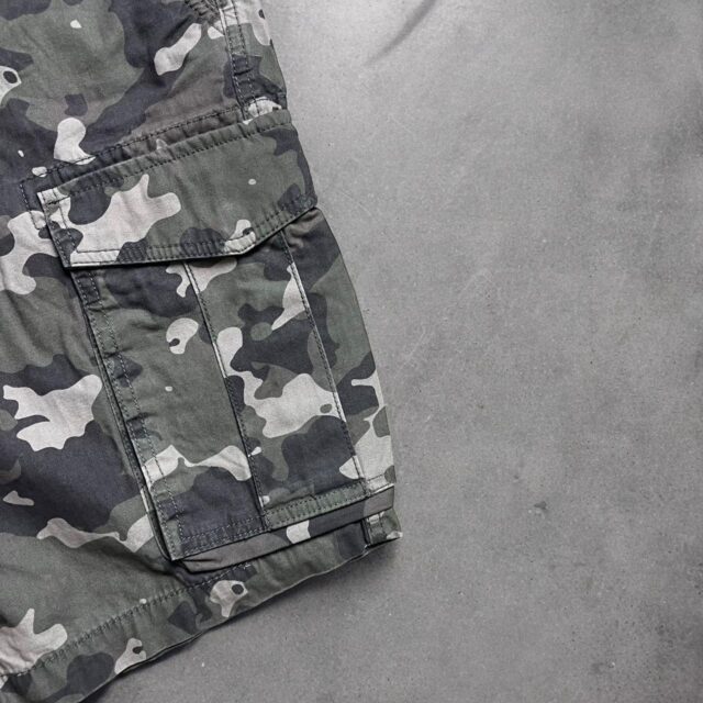 Vintage Mens Camo Utility Cargo Shorts - M
