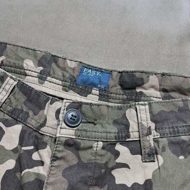 Vintage Mens Camo Utility Cargo Shorts - M
