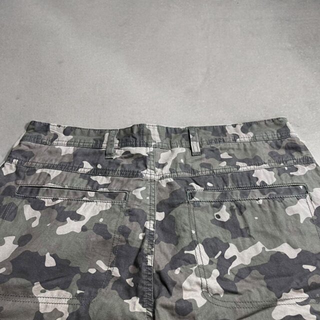 Vintage Mens Camo Utility Cargo Shorts - M