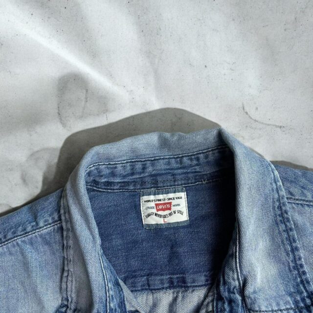 Vintage Mens Levis Denim Shirt - L
