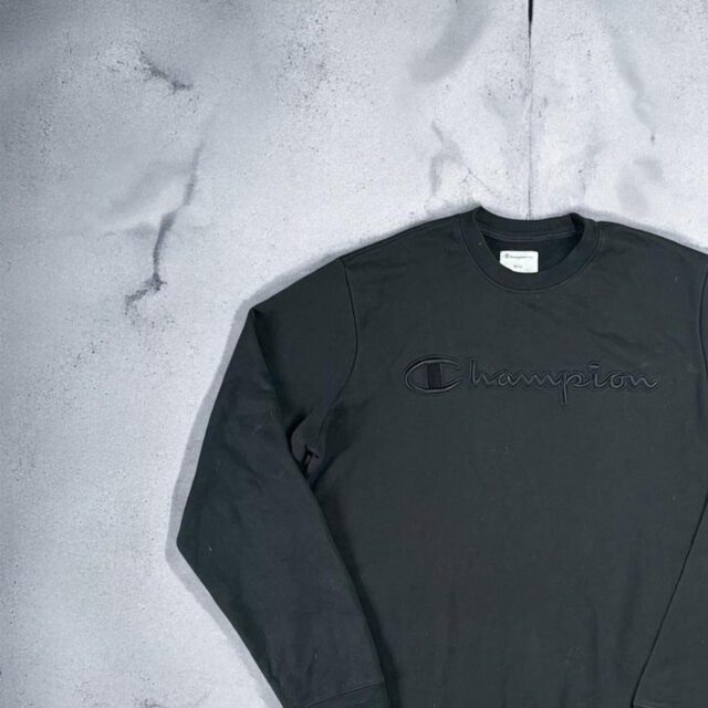 Men's Y2K Black Champion Sweatshirt - M
