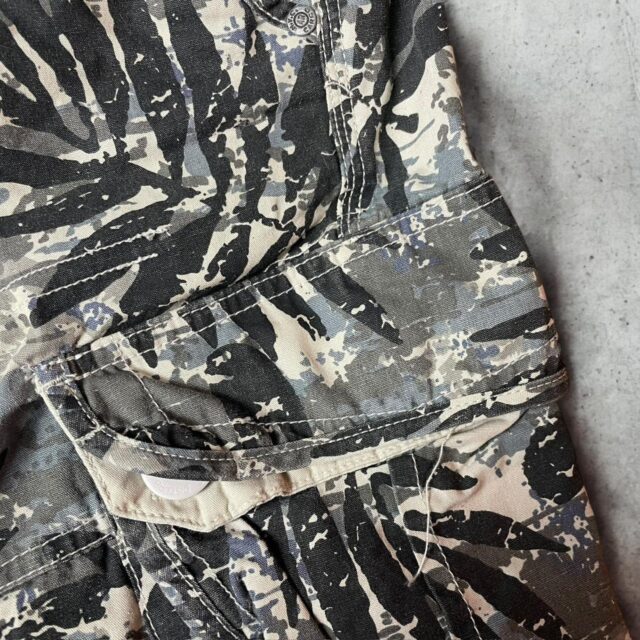 Mens Y2K Camo Tropical Cargo Shorts - M