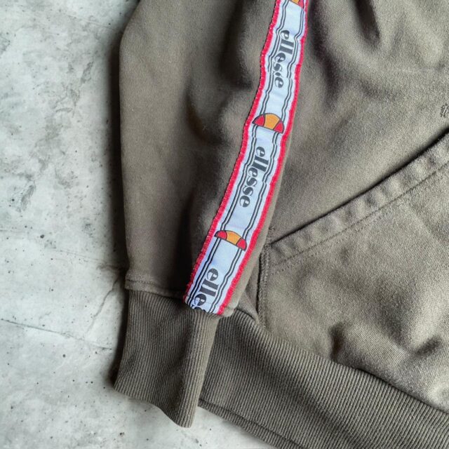 Vintage Y2K Men's Khaki Ellesse Hoodie - M
